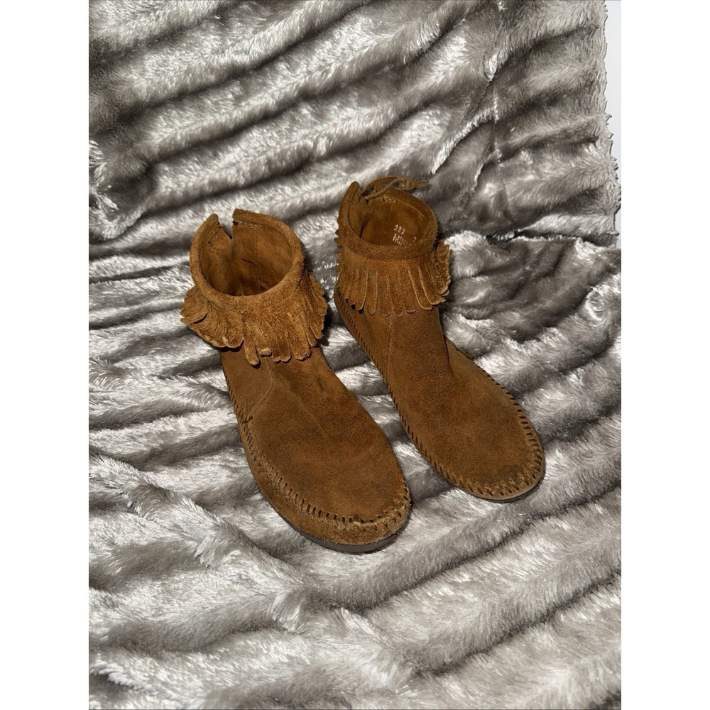 Minnetonka Moccasins 282 - Women's Fringed Ankle Boot - size 7 tan brown shoes